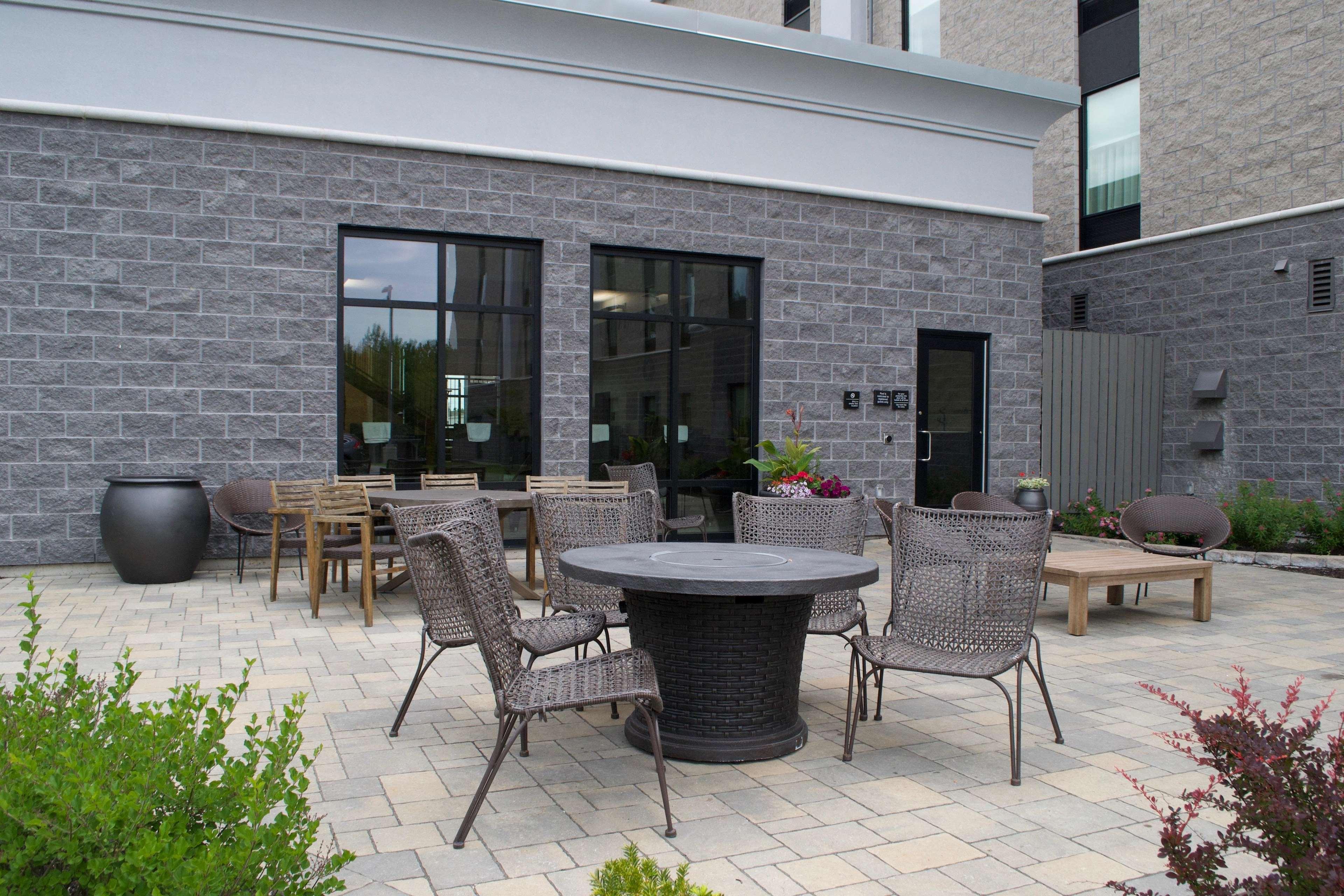 Chateau Fredericton, Trademark Collection By Wyndham Exterior foto